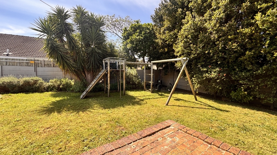 4 Bedroom Property for Sale in Kirstenhof Western Cape